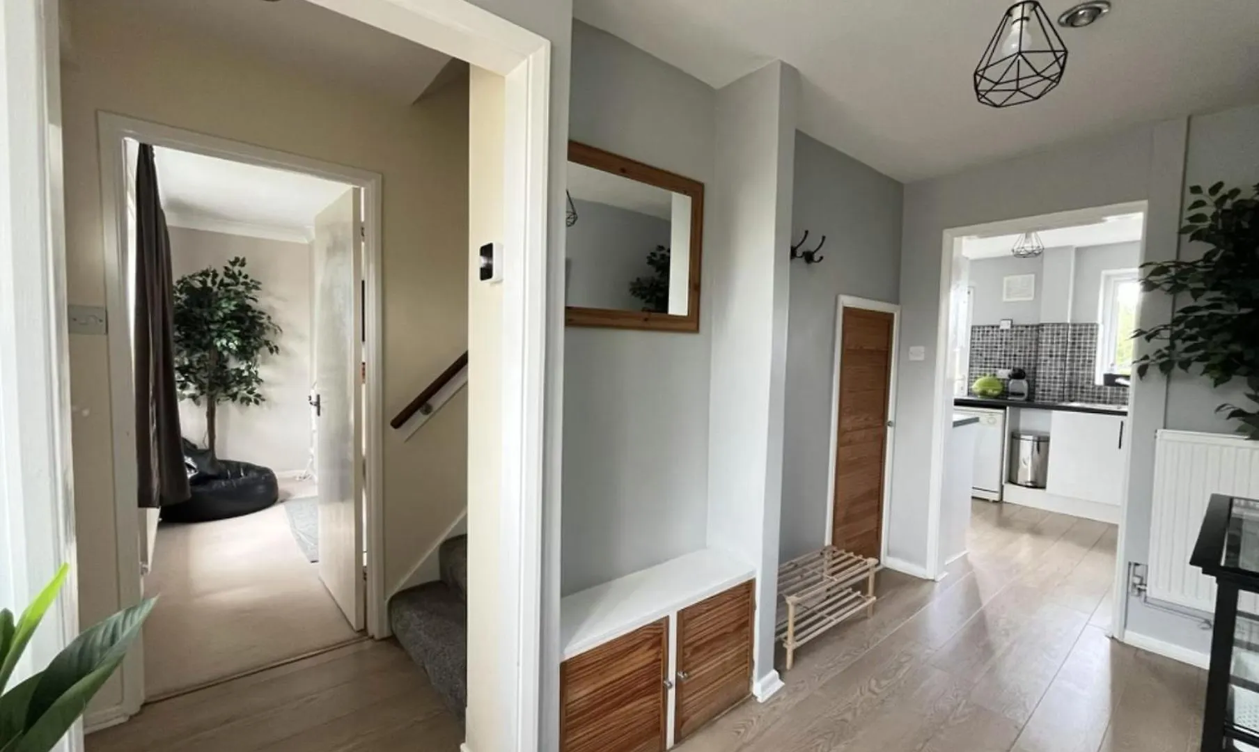 Dom wakacyjny Contractors Welcome 3 Bed House With Parking By Eagle Owl Stays Crawley